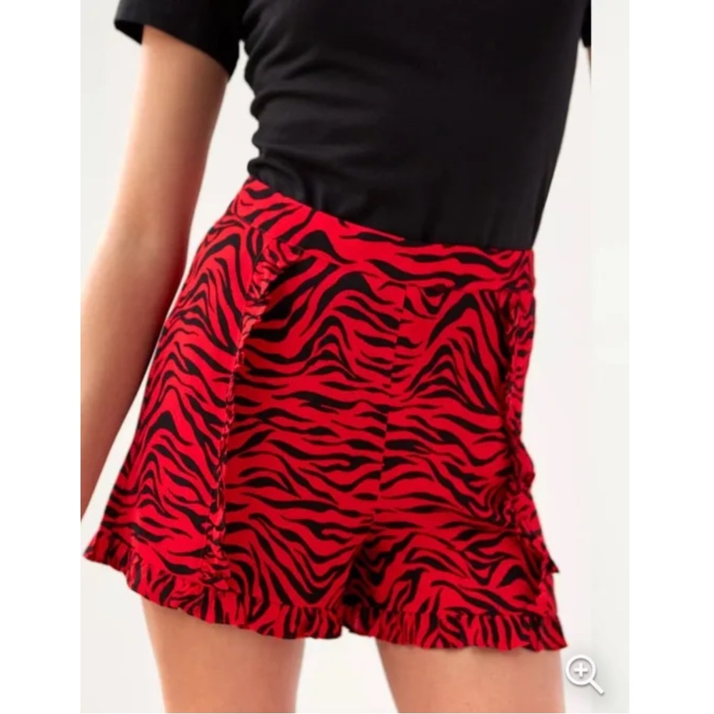 Aritzia Sunday Best Gemma Red Black Printed Ruffle Shorts
